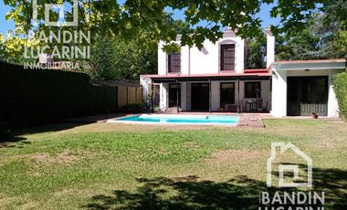 Casa  en venta en Ranelagh de 4 ambientes c/pileta.  Casco de Ranelagh.