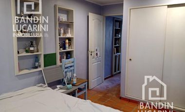 Casa  en venta en Ranelagh de 4 ambientes c/pileta.  Casco de Ranelagh.