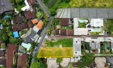 Tanah lingkungan villa pinggir jalan di Umalas Bumbak