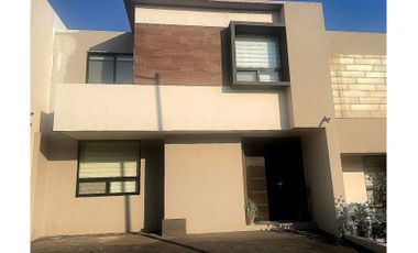 Excepcional casa en venta en Fracc Puerta Madero, Altozano