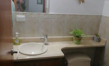 casa en arriendo/venta en la floresta. Cod A1065