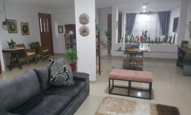 casa en arriendo/venta en la floresta. Cod A1065