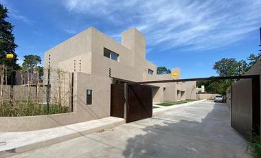 HOUSING DÚPLEX  3 DOR DE CATEGORÍA COCHERA EN CORAZON DE ARGÜELLO