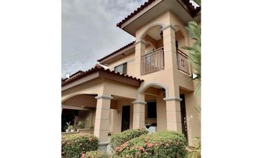 SE VENDE CASA EN VERSALLES 1 $340,000 NEG