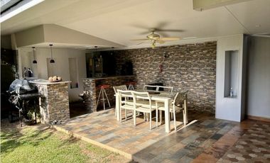SE VENDE CASA EN VERSALLES 1 $340,000 NEG