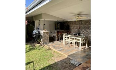 SE VENDE CASA EN VERSALLES 1 $340,000 NEG