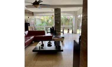 SE VENDE CASA EN VERSALLES 1 $340,000 NEG