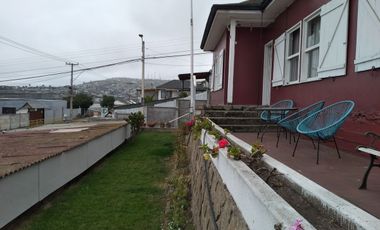 Casa San Antonio con panorámica vista al puerto.