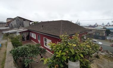 Casa San Antonio con panorámica vista al puerto.
