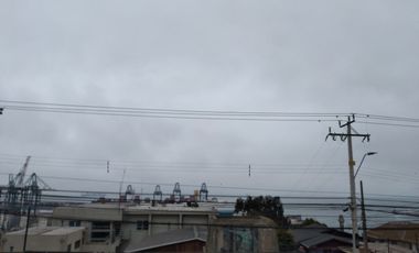 Casa San Antonio con panorámica vista al puerto.
