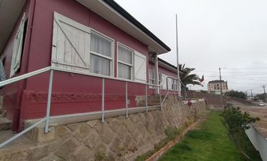 Casa San Antonio con panorámica vista al puerto.