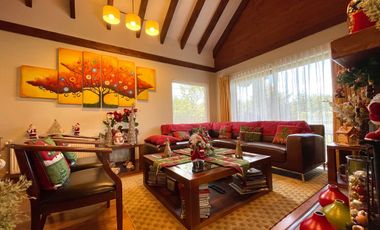 Gran casa en condominio consolidado de Victoria