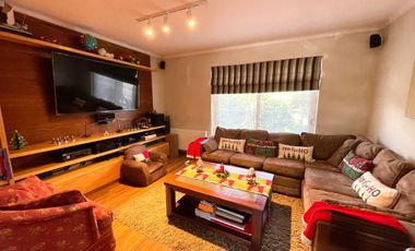 Gran casa en condominio consolidado de Victoria