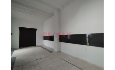Casa Como Terreno En Venta 319 M2/ Con Dos Frentes, Por Calle Tarapacá Y Calle Libertad!
