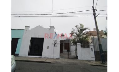 Casa Como Terreno En Venta 319 M2/ Con Dos Frentes, Por Calle Tarapacá Y Calle Libertad!