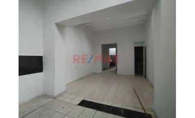 Casa Como Terreno En Venta 319 M2/ Con Dos Frentes, Por Calle Tarapacá Y Calle Libertad!