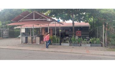 Finca Villavicencio sobre vía,, vivienda, y restaurante  en alquiler,