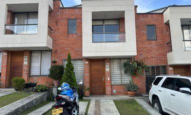 casa en arriendo/venta en itagüí. Cod A27713