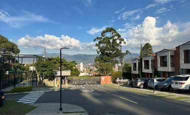 casa en arriendo/venta en itagüí. Cod A27713