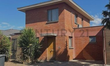 Se vende casa en condominio Valle Araucarias, Buin