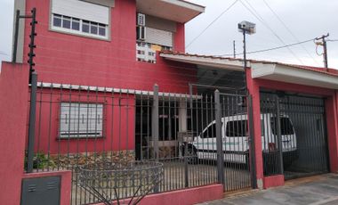 Casa multifamiliar 3PH independientes, Quilmes B.O