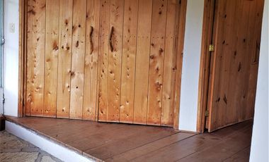 BELLA CASA CON TERRAZA ABIERTA, VISTA AL PUEBLO Y COLINDA CON EL BOSQUE