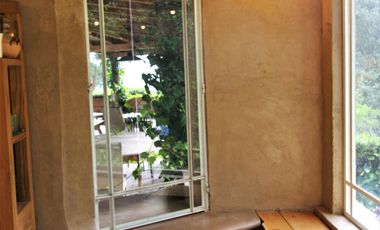 BELLA CASA CON TERRAZA ABIERTA, VISTA AL PUEBLO Y COLINDA CON EL BOSQUE