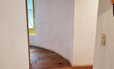 BELLA CASA CON TERRAZA ABIERTA, VISTA AL PUEBLO Y COLINDA CON EL BOSQUE