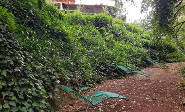 BELLA CASA CON TERRAZA ABIERTA, VISTA AL PUEBLO Y COLINDA CON EL BOSQUE
