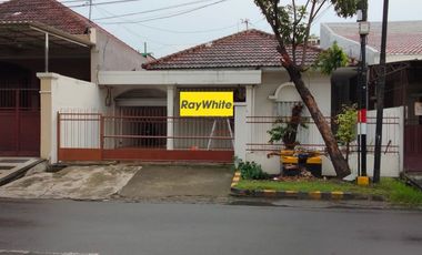 Rumah disewakan di Dukuh Pakis, Surabaya