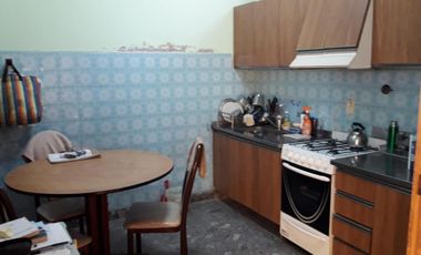 Barbaro Vende Galpón con vivienda en Billinghurst a metros de Av, Eva Perón