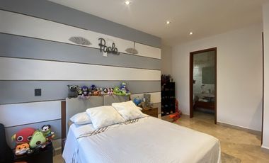 A  2 cuadras de Calzada de los Reyes