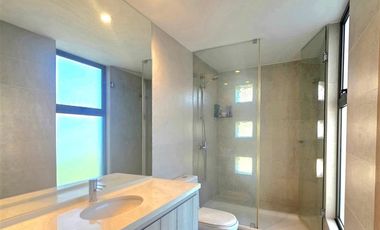 Departamento en venta de 2 dorm. Parque Arauco, Las Condes