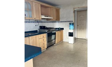 SE VENDE CASA COMERCIAL CON PISCINA UNIFAMILIAR EN CALLE 50