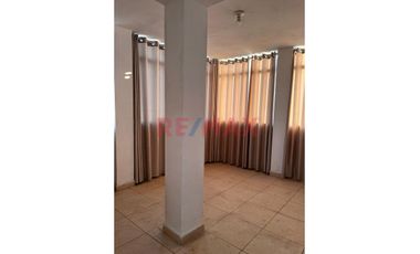 Se Alquila Departamento En Segundo Piso Frente A Playa De  Huanchaco A 1100 Nuevos Soles