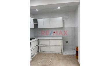 Se Alquila Departamento En Segundo Piso Frente A Playa De  Huanchaco A 1100 Nuevos Soles