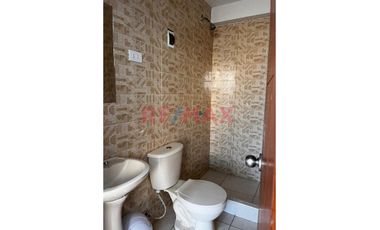 Se Alquila Departamento En Segundo Piso Frente A Playa De  Huanchaco A 1100 Nuevos Soles