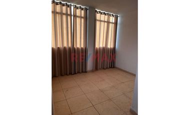 Se Alquila Departamento En Segundo Piso Frente A Playa De  Huanchaco A 1100 Nuevos Soles