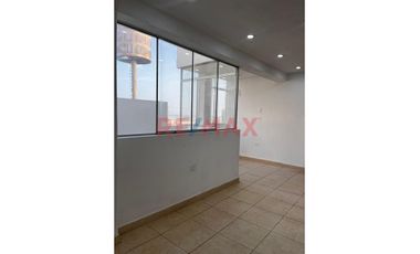 Se Alquila Departamento En Segundo Piso Frente A Playa De  Huanchaco A 1100 Nuevos Soles