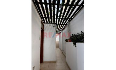 Se Alquila Departamento En Segundo Piso Frente A Playa De  Huanchaco A 1100 Nuevos Soles