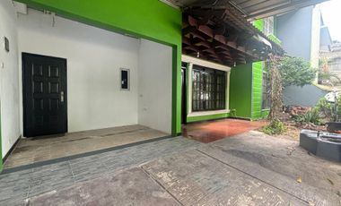 Rumah 2 Lantai Depan Taman Di Tebet Utara Jakarta Selatan