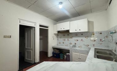 Rumah 2 Lantai Depan Taman Di Tebet Utara Jakarta Selatan