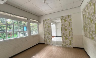 Rumah 2 Lantai Depan Taman Di Tebet Utara Jakarta Selatan