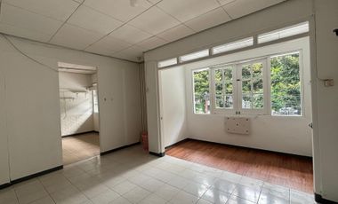 Rumah 2 Lantai Depan Taman Di Tebet Utara Jakarta Selatan