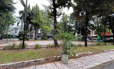 Rumah 2 Lantai Depan Taman Di Tebet Utara Jakarta Selatan