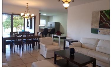 VENDO CASA DE PLAYA EN VISTA MAR SAN CARLOS CON PISCINA