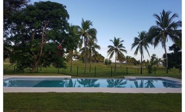 VENDO CASA DE PLAYA EN VISTA MAR SAN CARLOS CON PISCINA