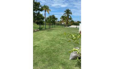 VENDO CASA DE PLAYA EN VISTA MAR SAN CARLOS CON PISCINA