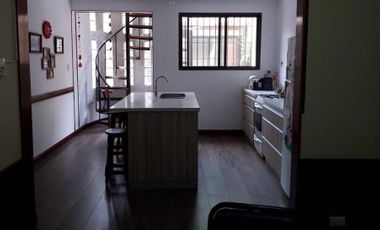 Casa en venta - 4 dormitorios 3 baños - quincho con parrilla -160mts2- Quilmes