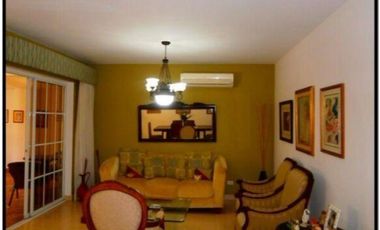 SE VENDE CASA DOS PISOS EN CRYSTAL SPRINGS-2505PG